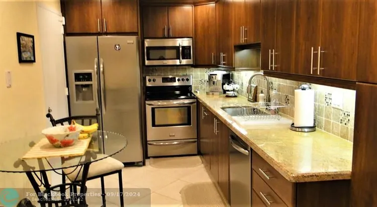 Galt Towers #10S image #8