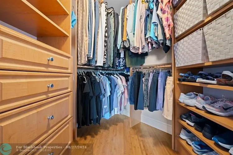 The Vue #1505 image #15