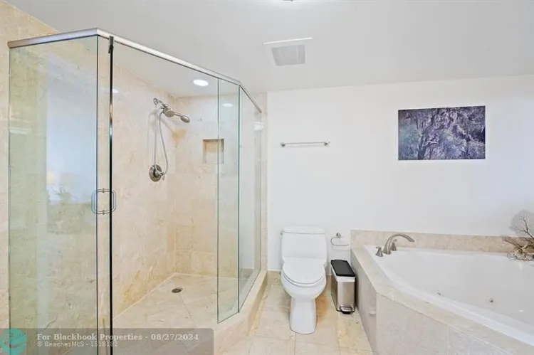 The Vue #1505 image #17