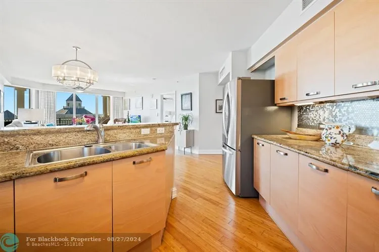 The Vue #1505 image #6