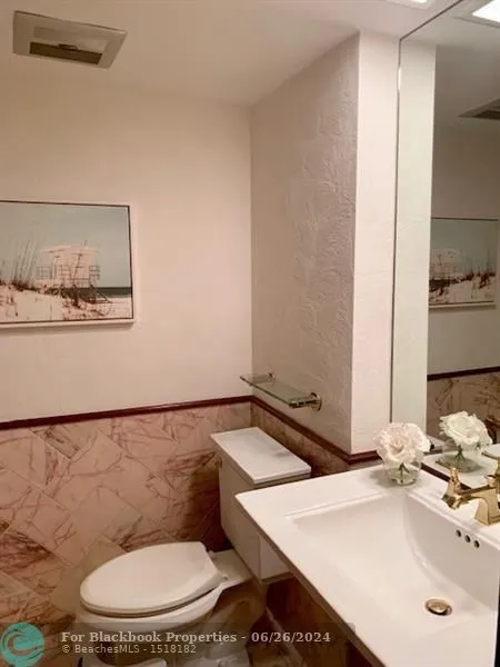 Regency Towers #708 image #17