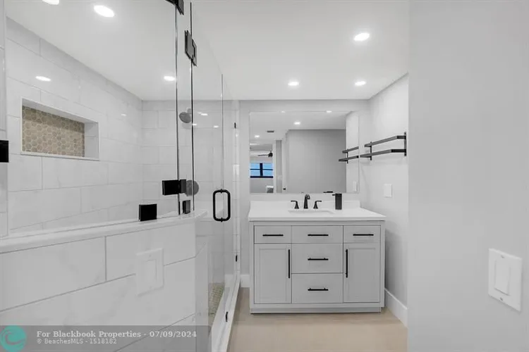 The Tower at Port Royale #2011 image #29