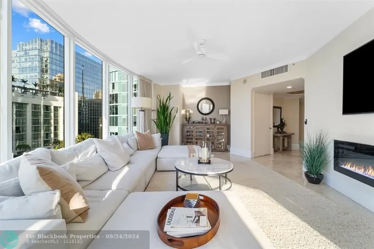 Las Olas River House #1402 image #10