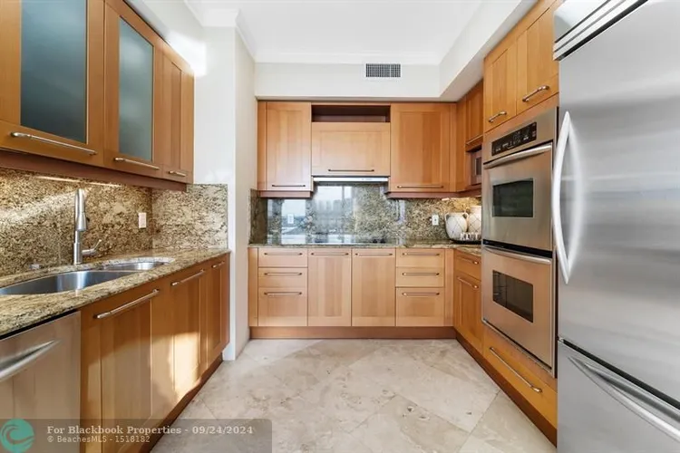 Las Olas River House #1402 image #13