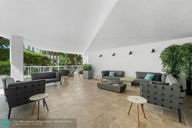 Las Olas River House #1402 image #35