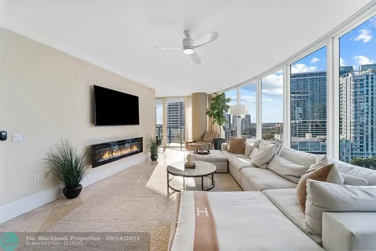 Las Olas River House #1402 image #7