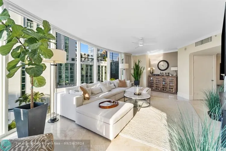 Las Olas River House #1402 image #9