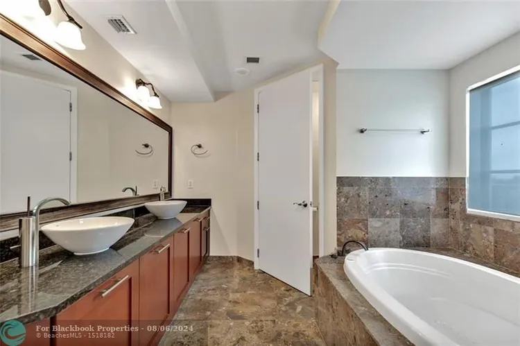 Fountains on Ocean Blvd #577 image #13