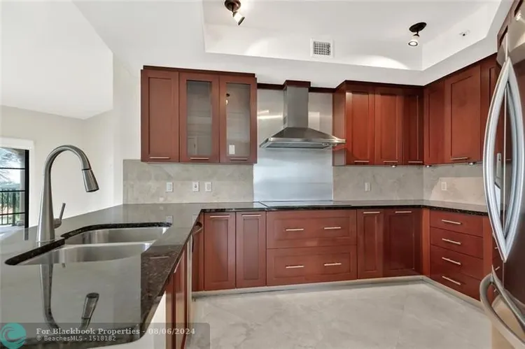 Fountains on Ocean Blvd #577 image #8