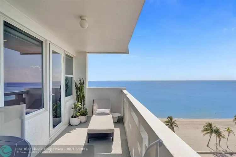 Hollywood Towers #1107 image #10