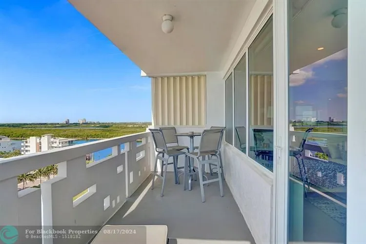 Hollywood Towers #1107 image #12