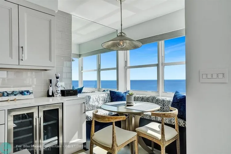 Hollywood Towers #1107 image #18