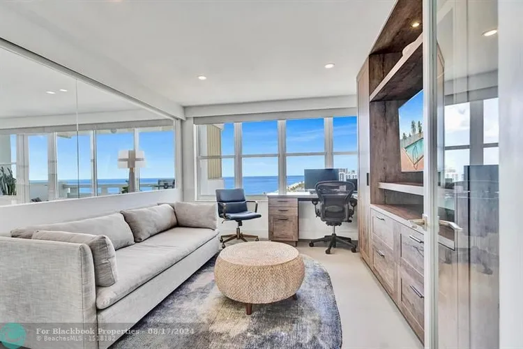 Hollywood Towers #1107 image #35