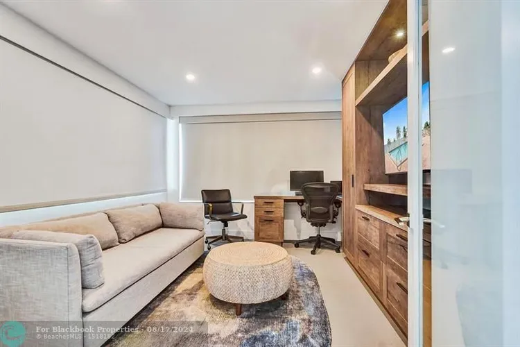 Hollywood Towers #1107 image #36