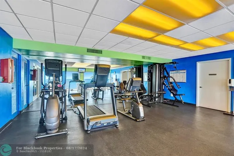 Hollywood Towers #1107 image #47