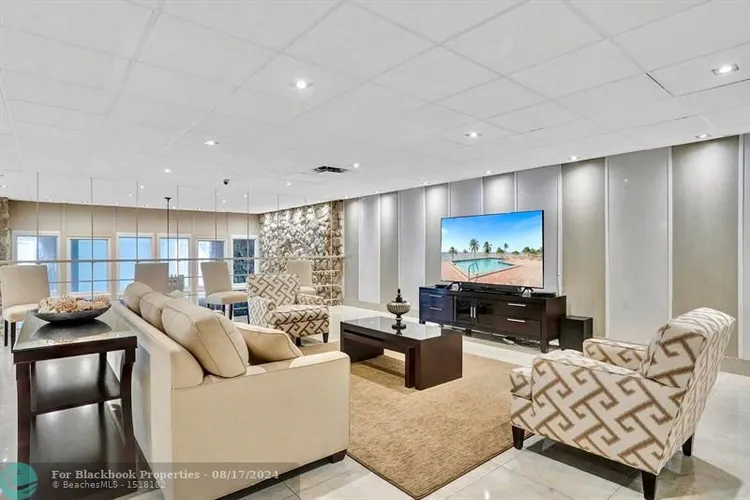 Hollywood Towers #1107 image #52