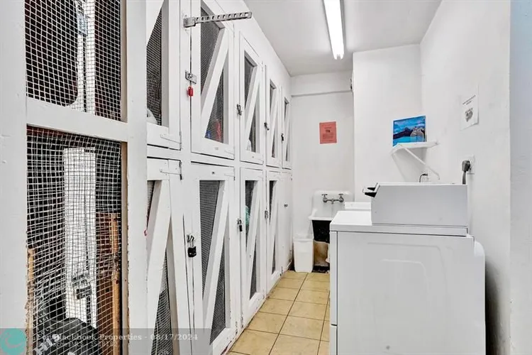 Hollywood Towers #1107 image #55