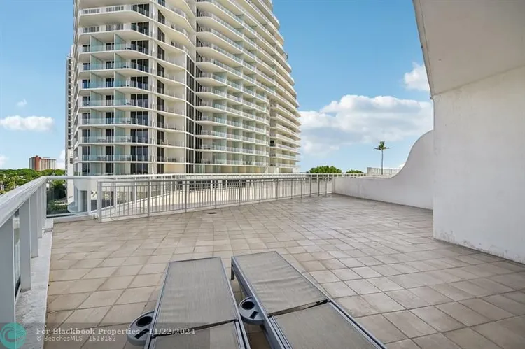 Hilton Q Club #602 image #20