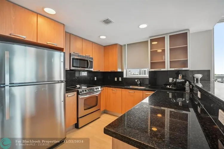 Hilton Q Club #602 image #7