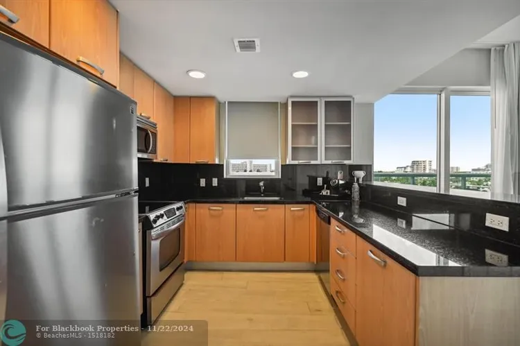 Hilton Q Club #602 image #8