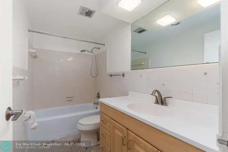 Coral Ridge Towers #1204 image #28