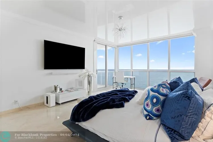 L'Hermitage North Tower #1809 image #10