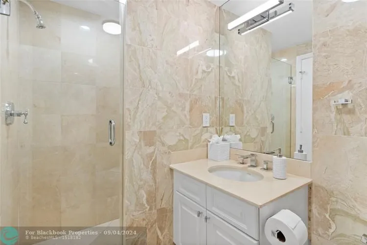 L'Hermitage North Tower #1809 image #13