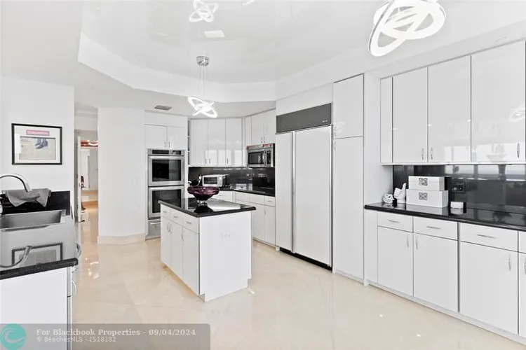 L'Hermitage North Tower #1809 image #6