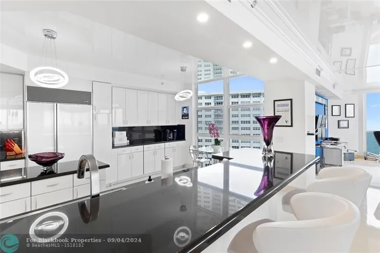 L'Hermitage North Tower #1809 image #7