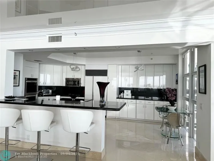 L'Hermitage North Tower #1809 image #8