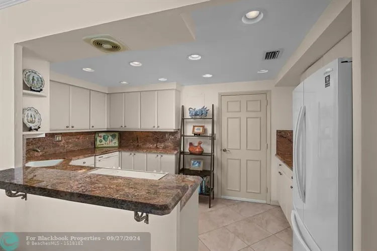 Coral Ridge Towers #905 image #17