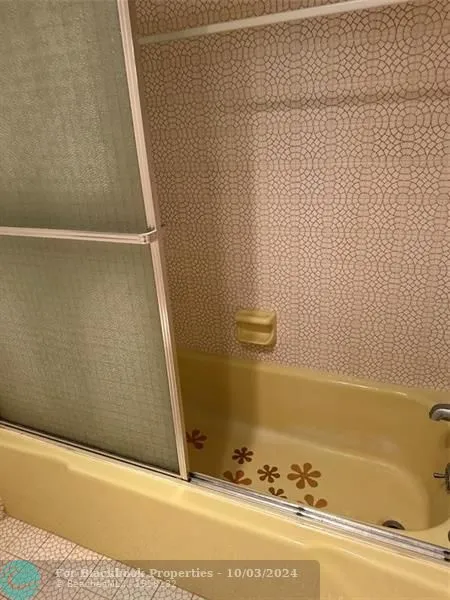 Imperial Towers #915 image #15