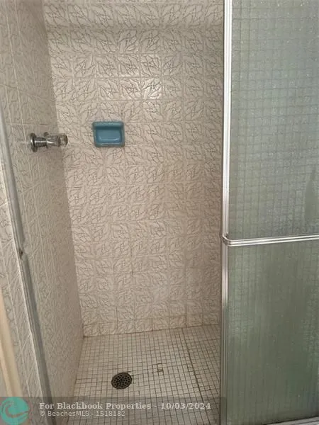 Imperial Towers #915 image #19