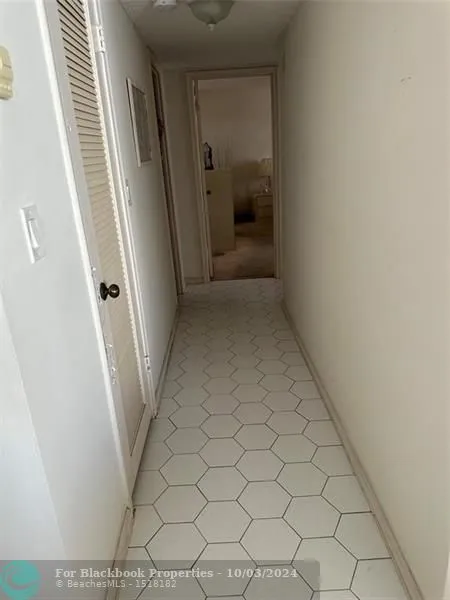 Imperial Towers #915 image #9