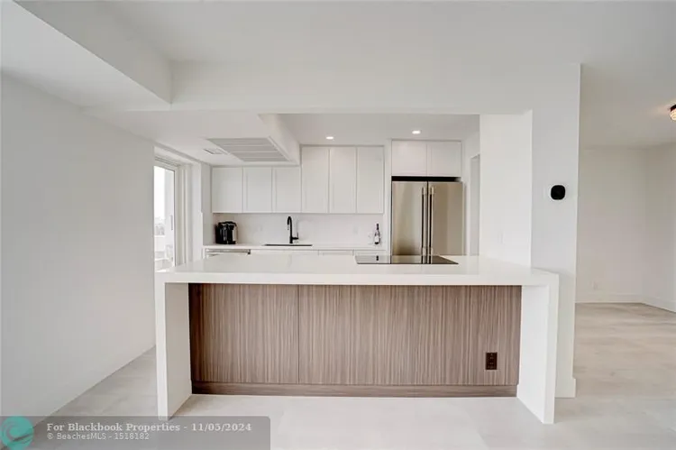 Vantage View #1901 image #10