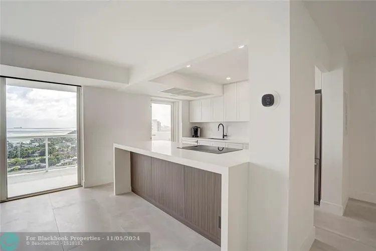 Vantage View #1901 image #11