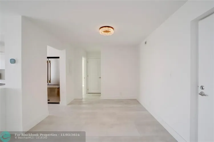 Vantage View #1901 image #12