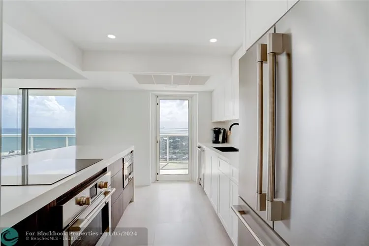 Vantage View #1901 image #13