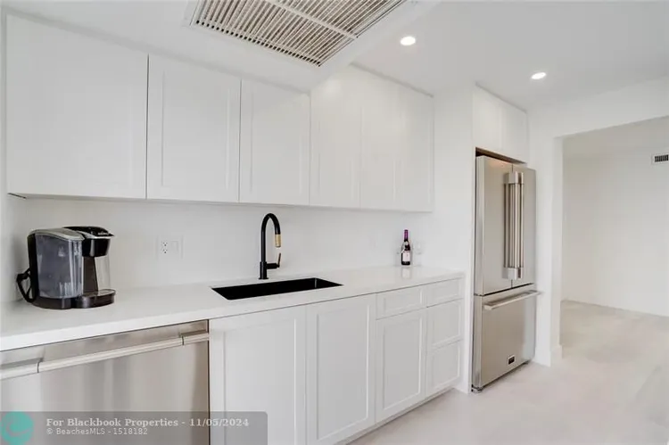 Vantage View #1901 image #15