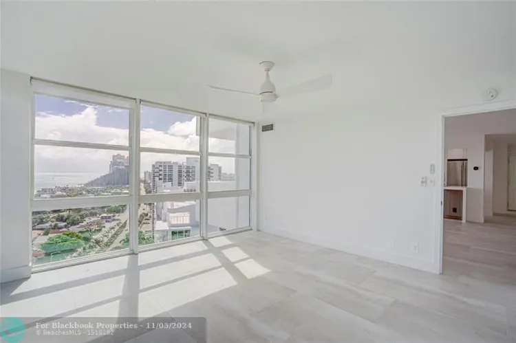 Vantage View #1901 image #26