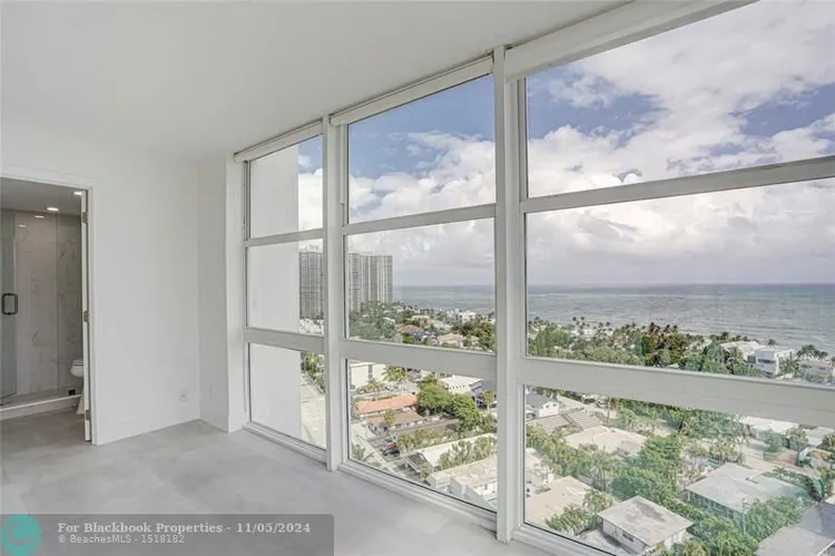 Vantage View #1901 image #29