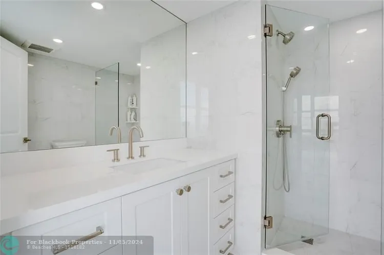 Vantage View #1901 image #30