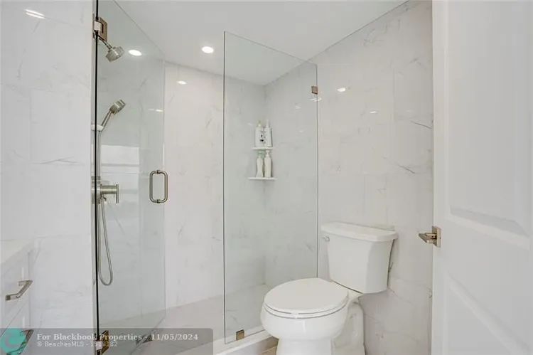 Vantage View #1901 image #31