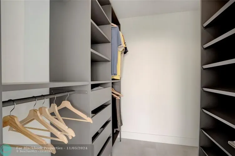 Vantage View #1901 image #33