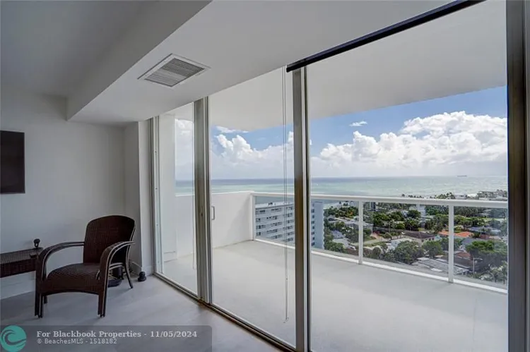 Vantage View #1901 image #34