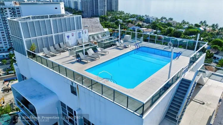 Vantage View #1901 image #44