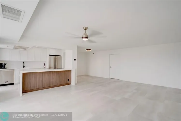 Vantage View #1901 image #7