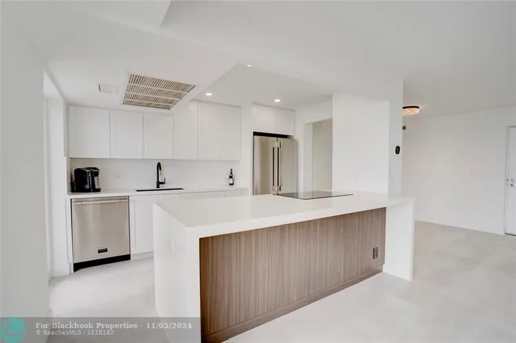 Vantage View #1901 image #9