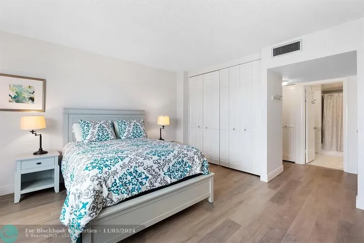 Riviera #1708 image #8