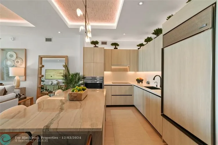 Paramount Bay #2706 image #11